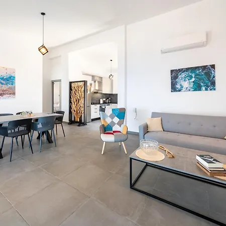 Costa Mediterranea Villa *