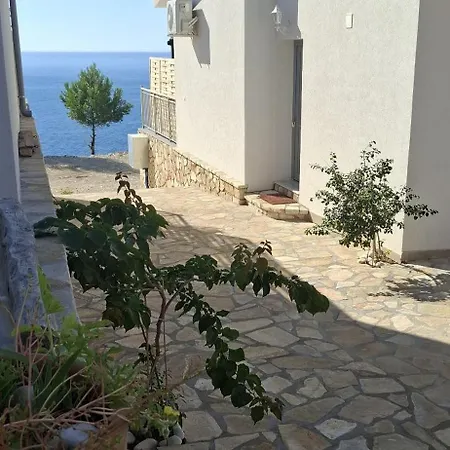 Costa Mediterranea Villa *